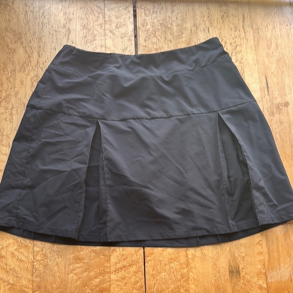 Black lands end pleated tennis skort